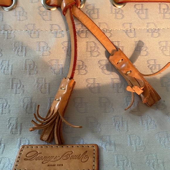 Authentic Dooney & Bourke Handbag - Picture 8 of 11